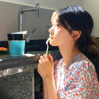 为了活命，我跟闺蜜一起跑